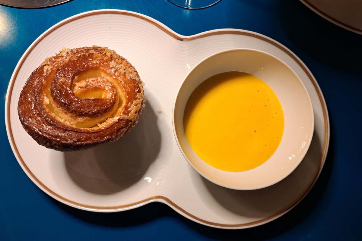 Torta di rose con lo zabaione a freddo