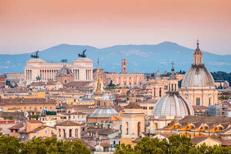 Roma e il paradosso del turismo 
Su le presenze, giù il fatturato (-25%)