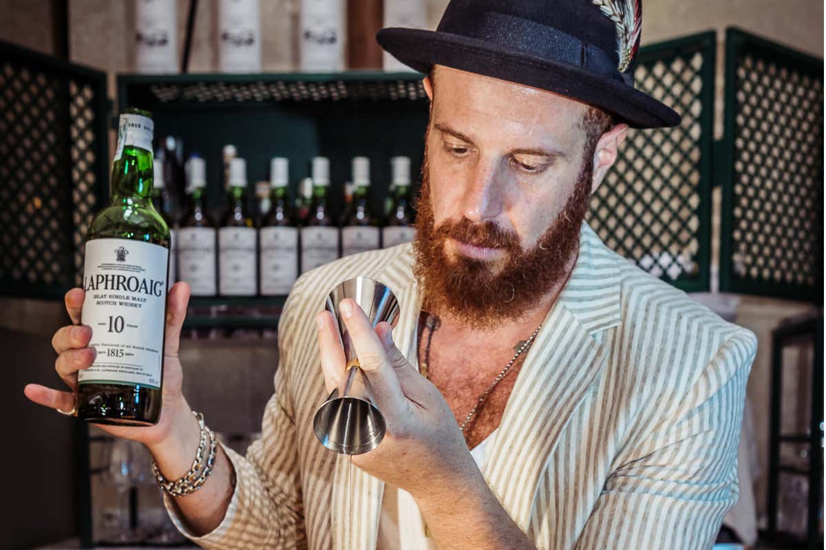 Emanuele Broccatelli Tre cocktail a base di whisky torbato scozzese sposano lo street food siciliano