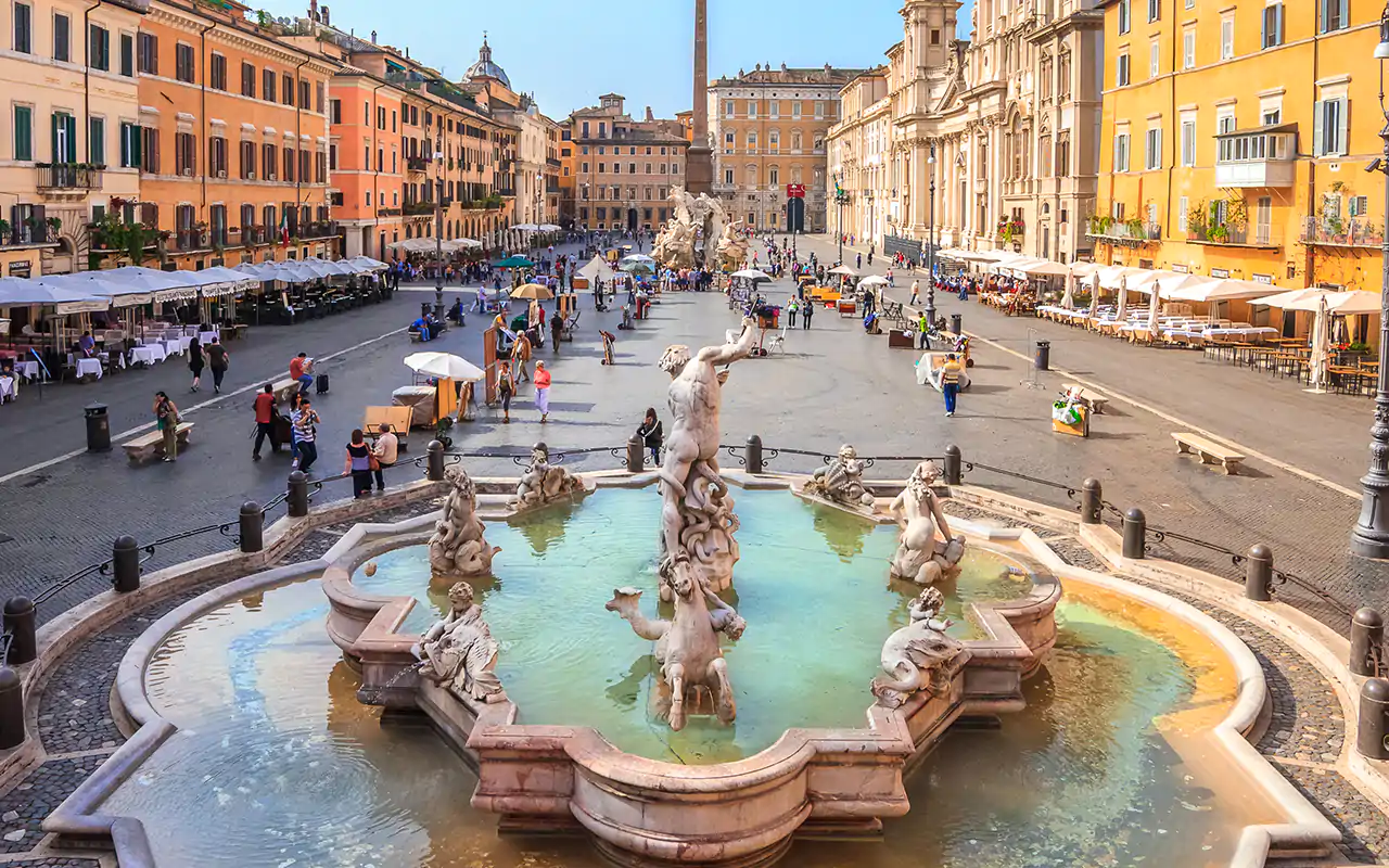 Anche a Roma scoppia la battaglia dei tavolini. Il motivo? Il codice della strada Anche a Roma &egrave; battaglia sui dehors e i tavolini all'aperto