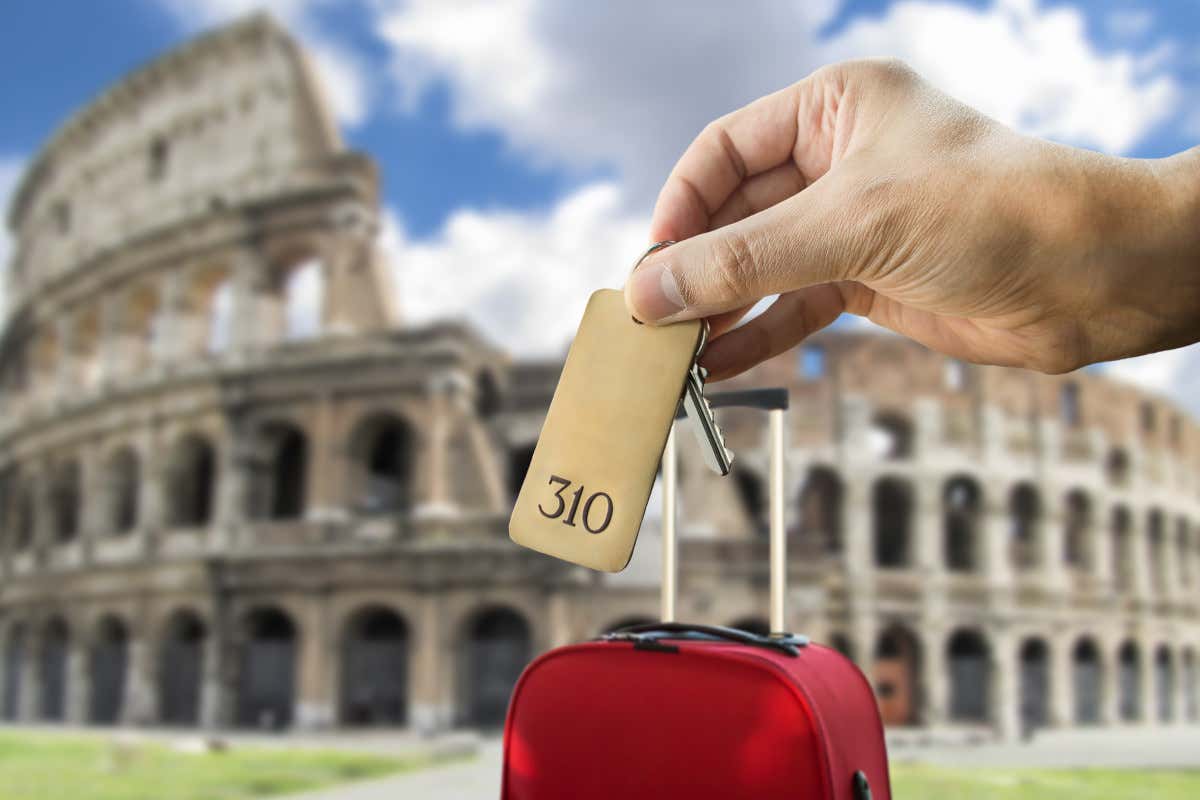 Nasce a Roma la camera d'albergo sospesa A Roma nasce la camera d'albergo sospesa