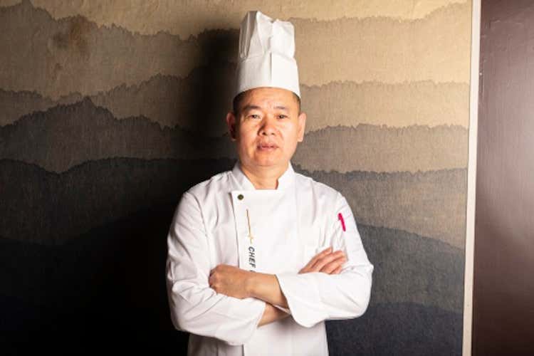 Lo chef Yang Zhen Chun A Roma un ristorante porta in tavola la magia della festa di metà autunno cinese