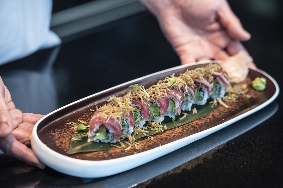 Il Vizio, un piatto di suschi di Tetsuo Nagano Il Vizio: sushi e cucina italiana all'Hotel Sina Bernini Bristol