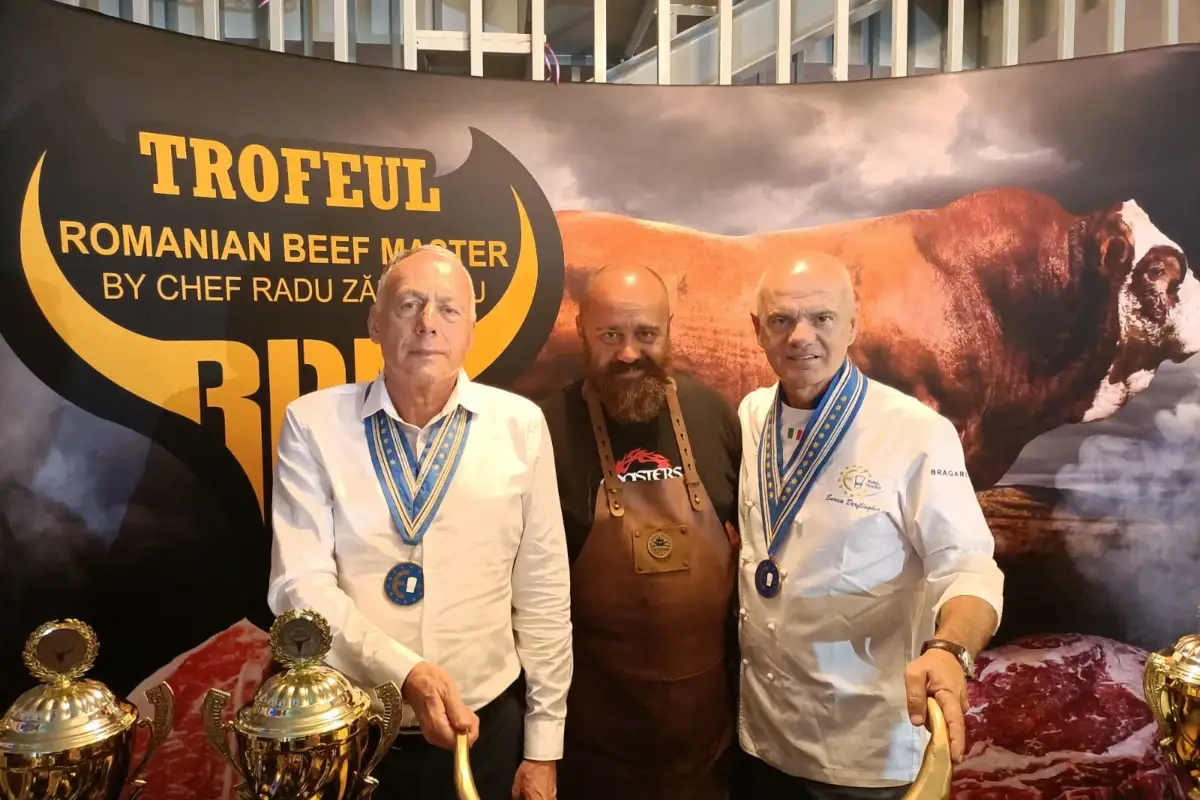 Laszlo Borbely, Radu Zarnescu ed Enrico Derflingher&nbsp; Euro-Toques a Bucarest per premiare il Romanian Beef Master