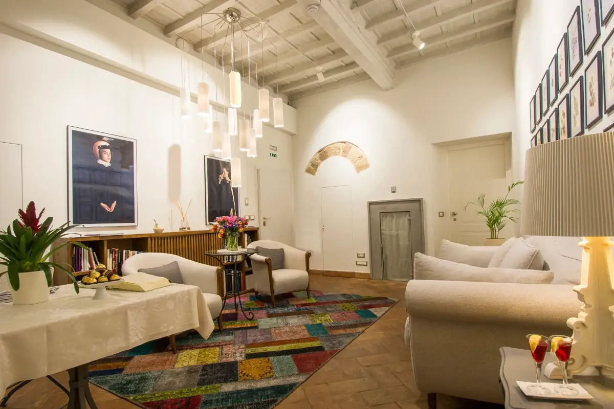 Uno scorcio dell'hotel Firenze, l'arte incanta anche gli hotel