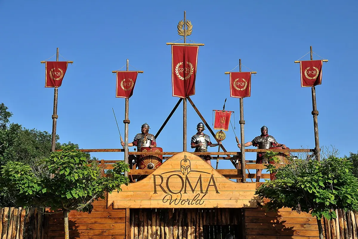 Il parco a tema dedcato all'Antica Roma Un giorno da gladiatore? Apre il parco a tema per vivere da antico romano
