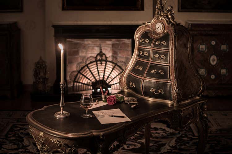 La scrivania napoleonica Rome Cavalieri omaggia Napoleone con un cocktail di Angelo Severini La scrivania napoleonica Rome Cavalieri omaggia Napoleone con un cocktail di Angelo Severini