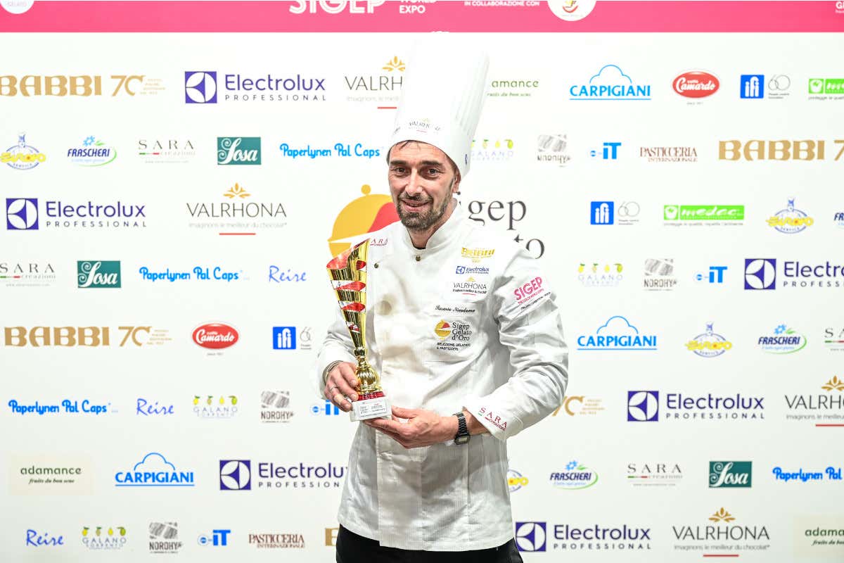 Rosario Nicodemo Rosario Nicodemo vince il Sigep Gelato d'Oro e va agli Europei Rosario Nicodemo Rosario Nicodemo vince il Sigep Gelato d'Oro e va agli Europei