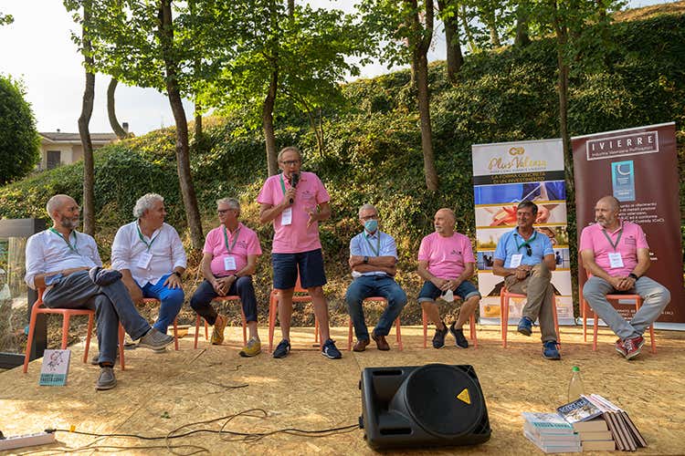 Gli scrittori che hanno ricordato Fausto Coppi - Vino e ciclismo nel segno di Coppi Un successo l'accoppiata Giro-ros&eacute;