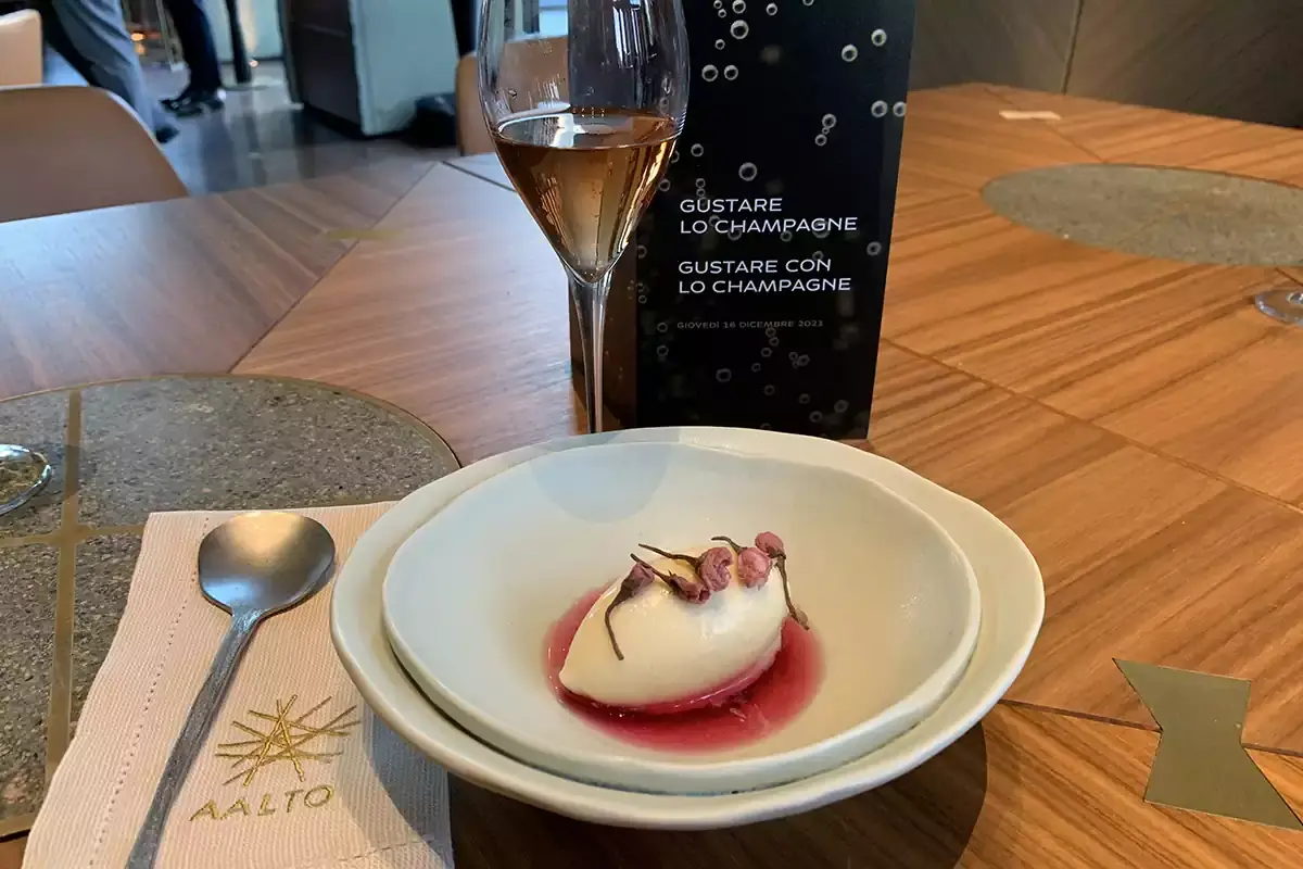 Champagne Joseph Perrier Brut Rosé 2010 con il dolce vegano Degustare lo Champagne attraverso i sensi