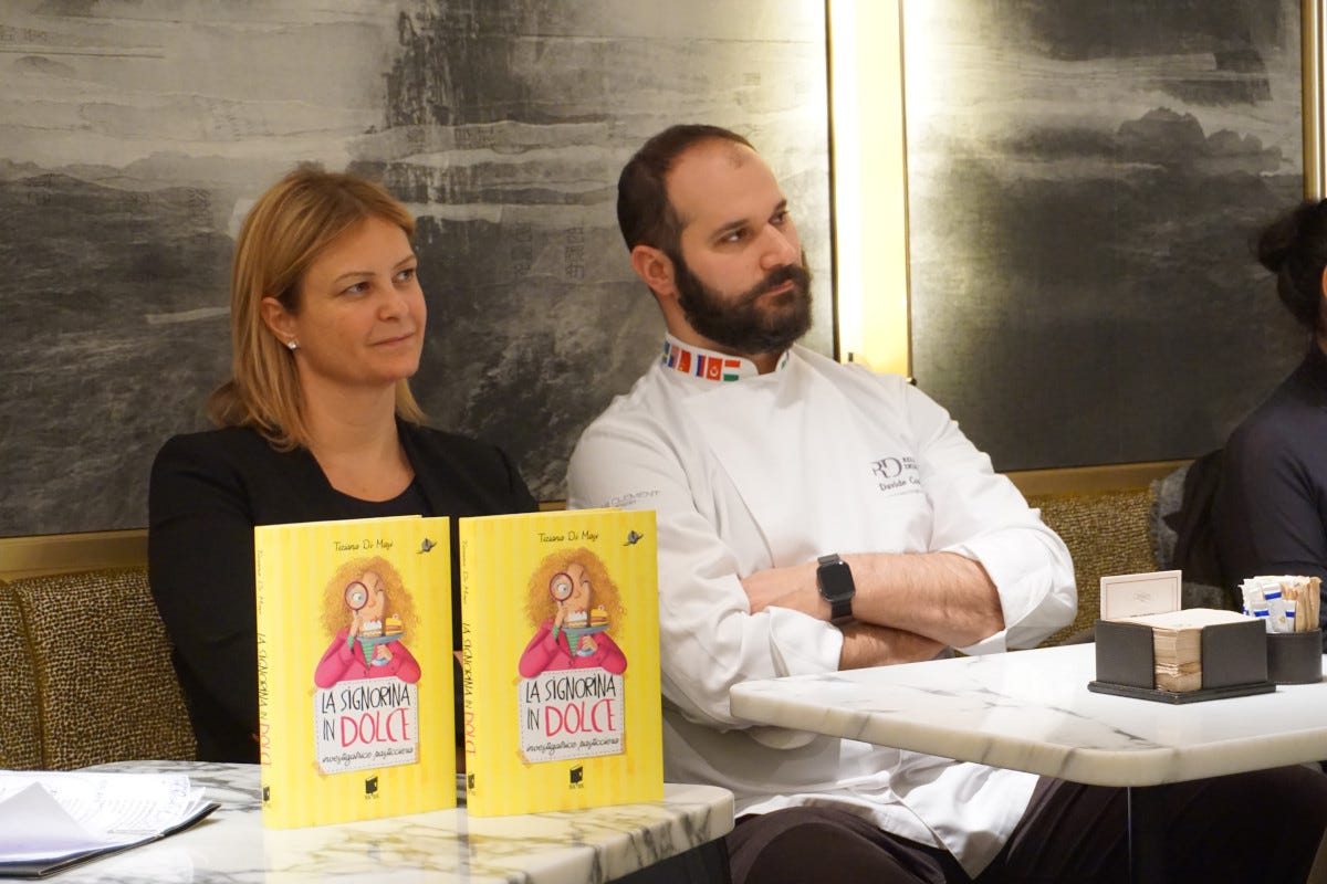 Rossella Cerea e Davide Comaschi alla presentazione del libro Una detective tra uova farina e zucchero: è “La Signorina in dolce”