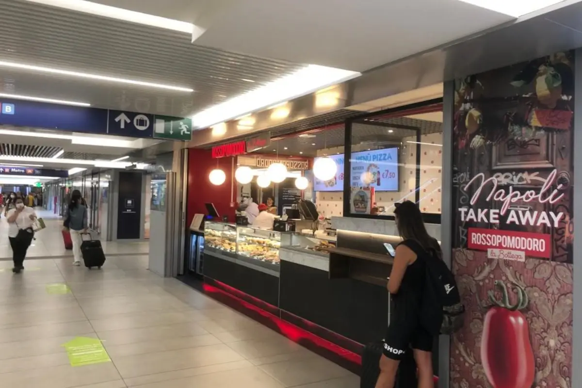 La Bottega di Rossopomodoro a Roma Termini Rossopomodoro si ferma in stazione e apre