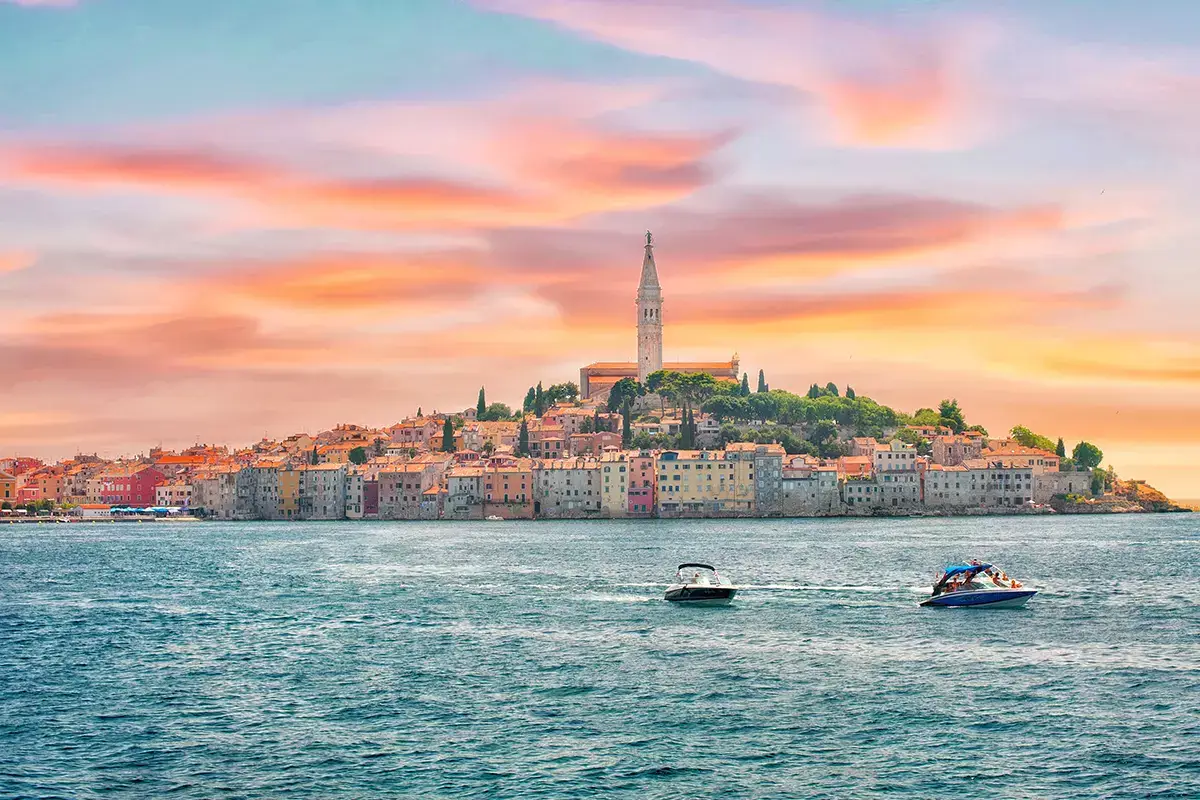 Rovigno dal mare Il lato glamour dell&rsquo;Istria