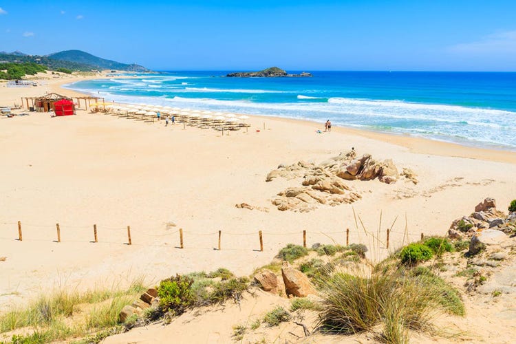 Sardegna, rubano 40 chili di sabbia 
Denunciati due turisti francesi