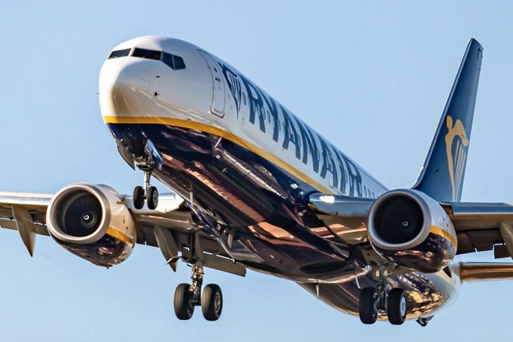 Un aeromobile Ryanair può trasportare circa 190 passeggeri (Ryanair corre ad agosto,  8%)