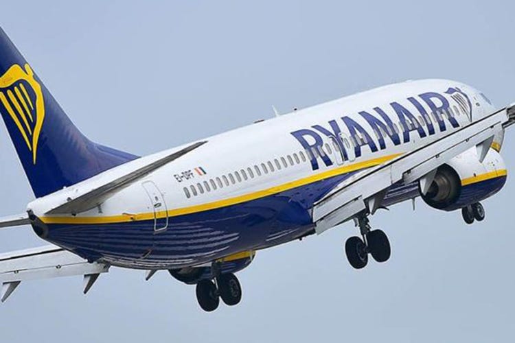Drastico taglio dei voli in Italia - Ryanair riduce i voli in Italia Tagli del 25% tra marzo e aprile