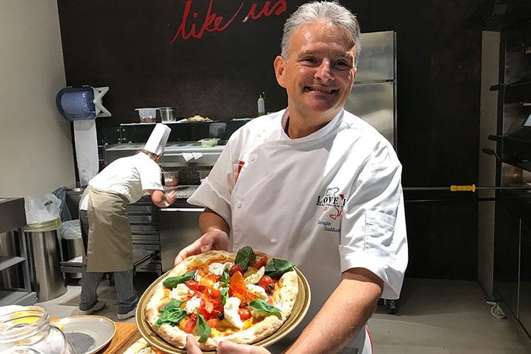 Giornata Mondiale della Pizza: Su Facebook si cucina coi pizzaioli