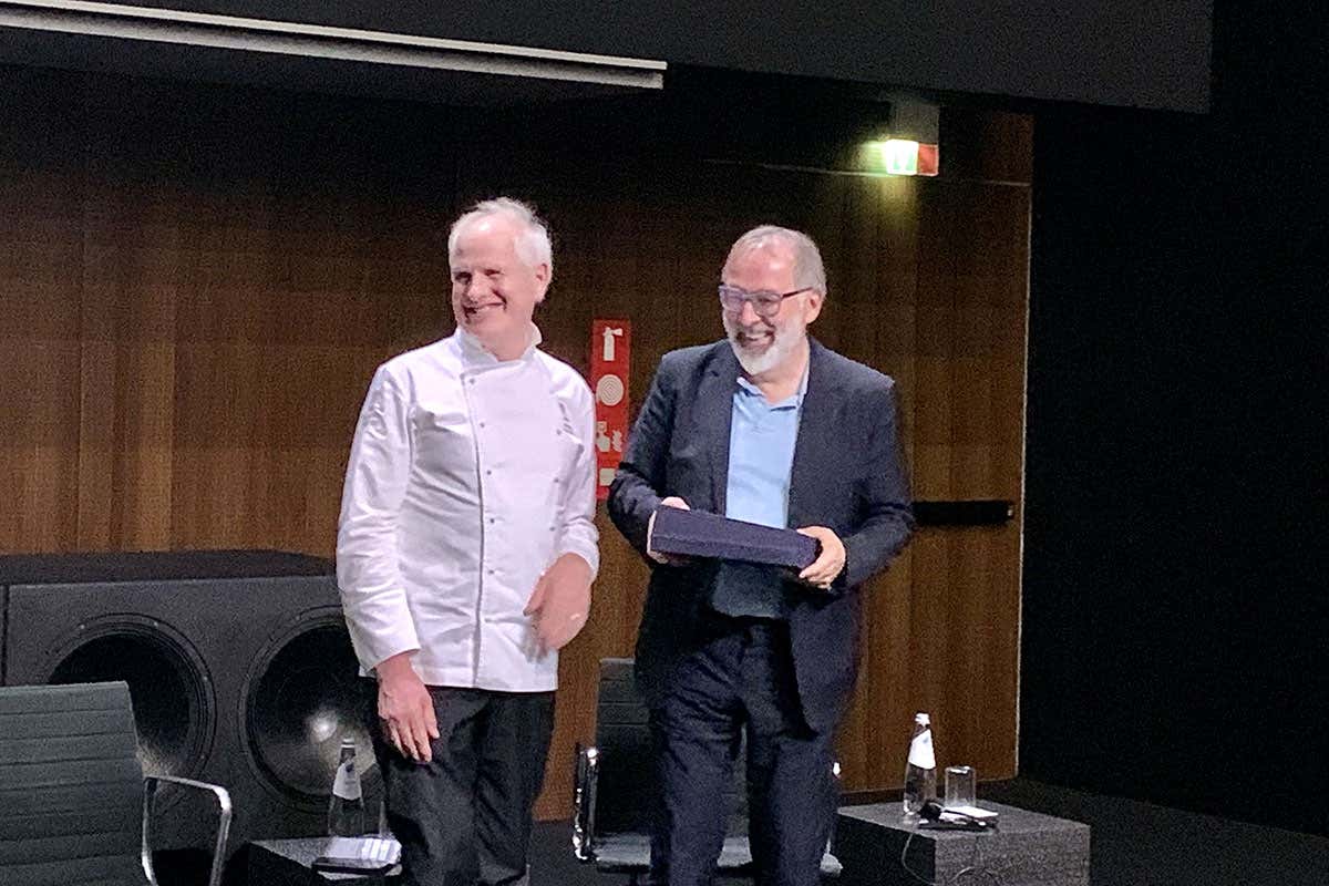 Fra estetica e artigianalità il futuro dei pasticceri secondo i maestri dell'Accademia Fra estetica e artigianalità il futuro dei pasticceri secondo i maestri dell'Accademia