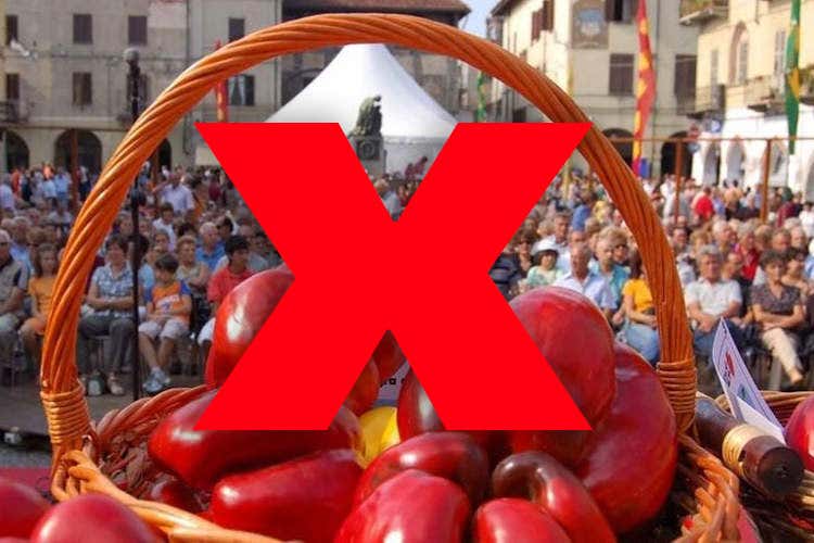 Un'edizione passata della Sagra del Peperone di Carmagnola - Estate senza sagre ed eventi? Una botta da 900 milioni di euro