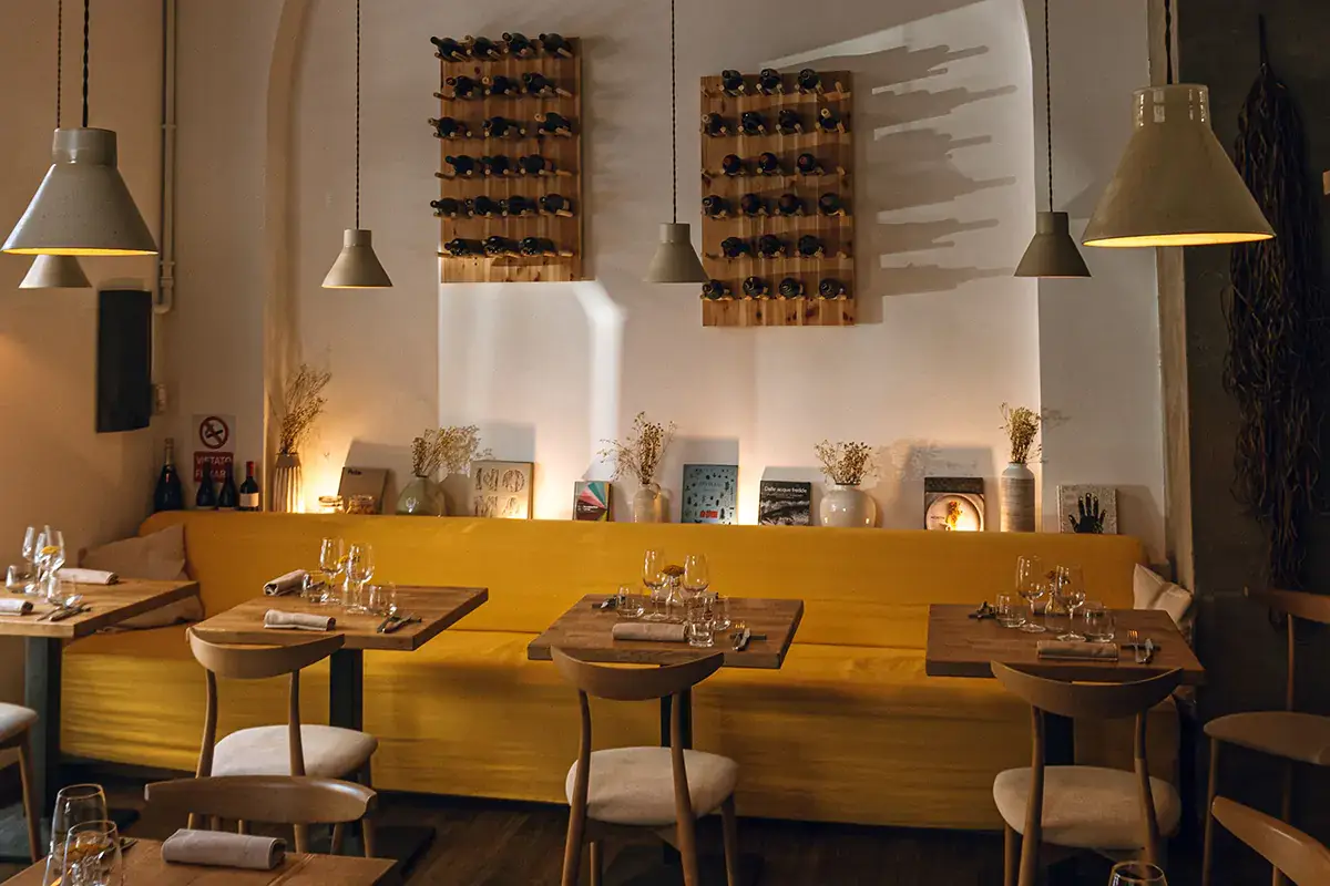 La sala interna di Aede Dining da 18 coperti La cucina scandinava di Aede Dining alla conquista di Roma