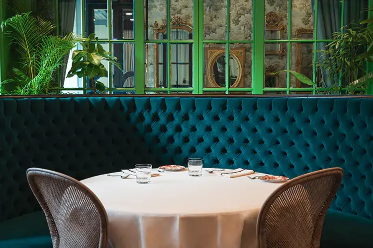La sala del ristorante Gucci Osteria da Massimo Bottura A Tokyo tutto pronto per la Gucci Osteria di Massimo Bottura La sala del ristorante Gucci Osteria da Massimo Bottura A Tokyo tutto pronto per la Gucci Osteria di Massimo Bottura