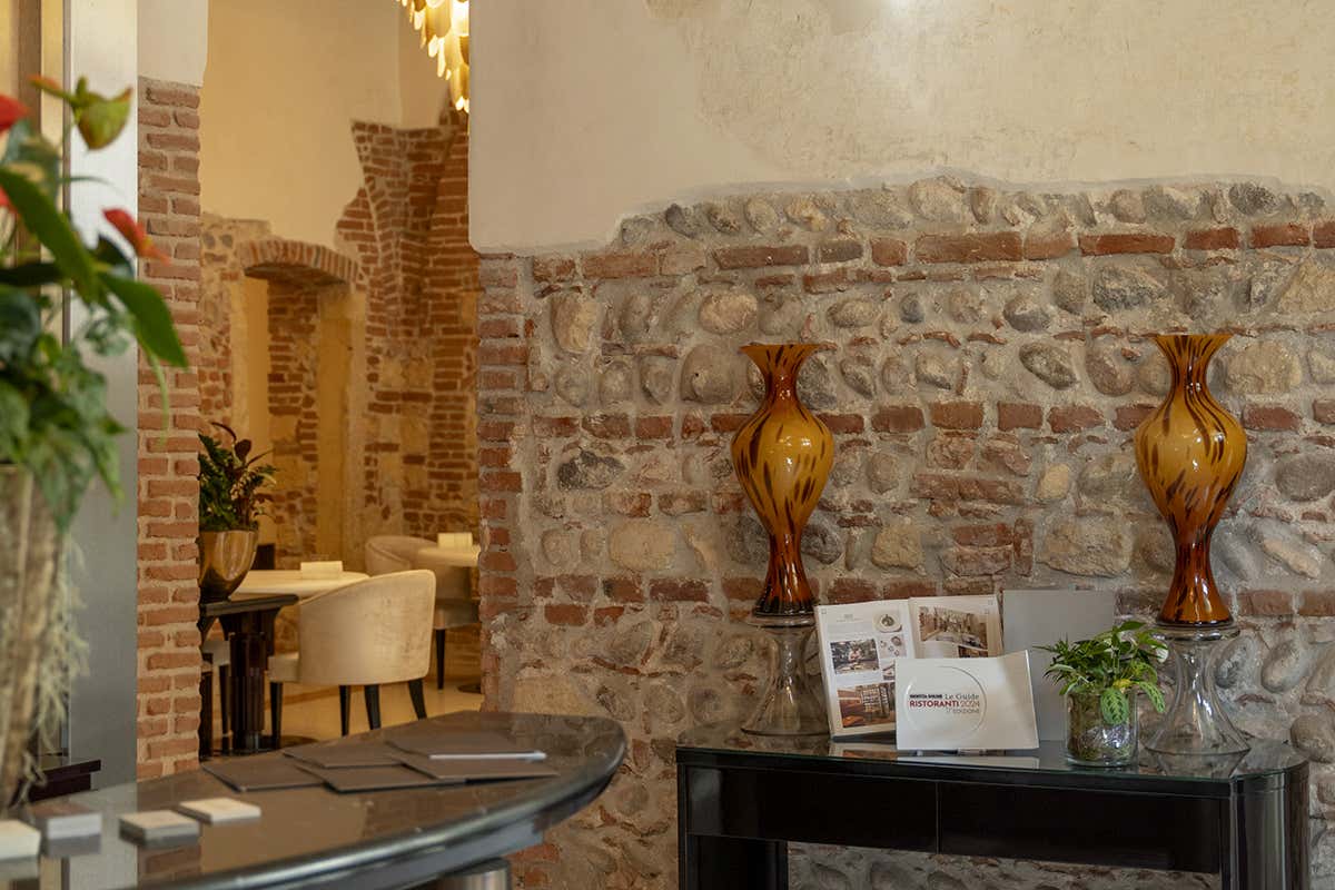 Iris Verona: come nasce una cucina Michelin libera dalle mode Iris Verona: come nasce una cucina Michelin libera dalle mode