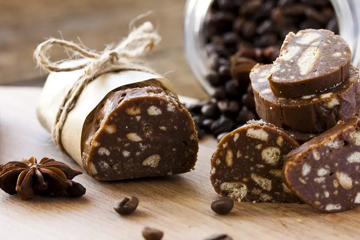 Salame di ciooccolato La Pasqua dei dolci incorona la Colomba
