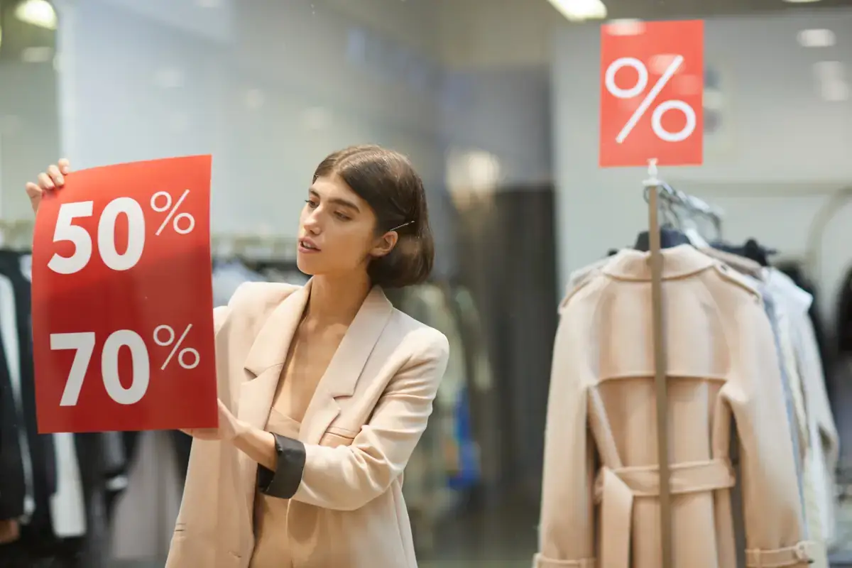 Saldi 2025: online eoffline dove conviene fare gli acquisti?