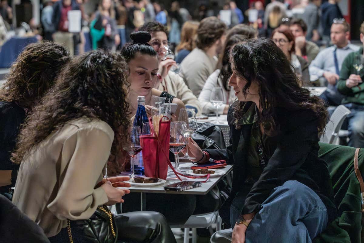 Salone del Vino Torino: il Piemonte si racconta tra grandi rossi e nuove sfide Salone del Vino Torino: il Piemonte si racconta tra grandi rossi e nuove sfide