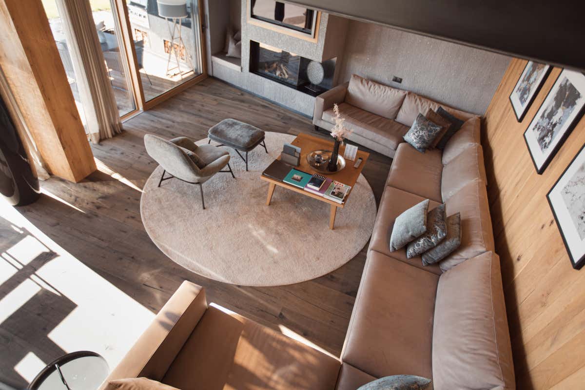 Il salotto della villa privata Hotel Chalet Mirabell un'oasi di benessere nella natura dell'Alto Adige