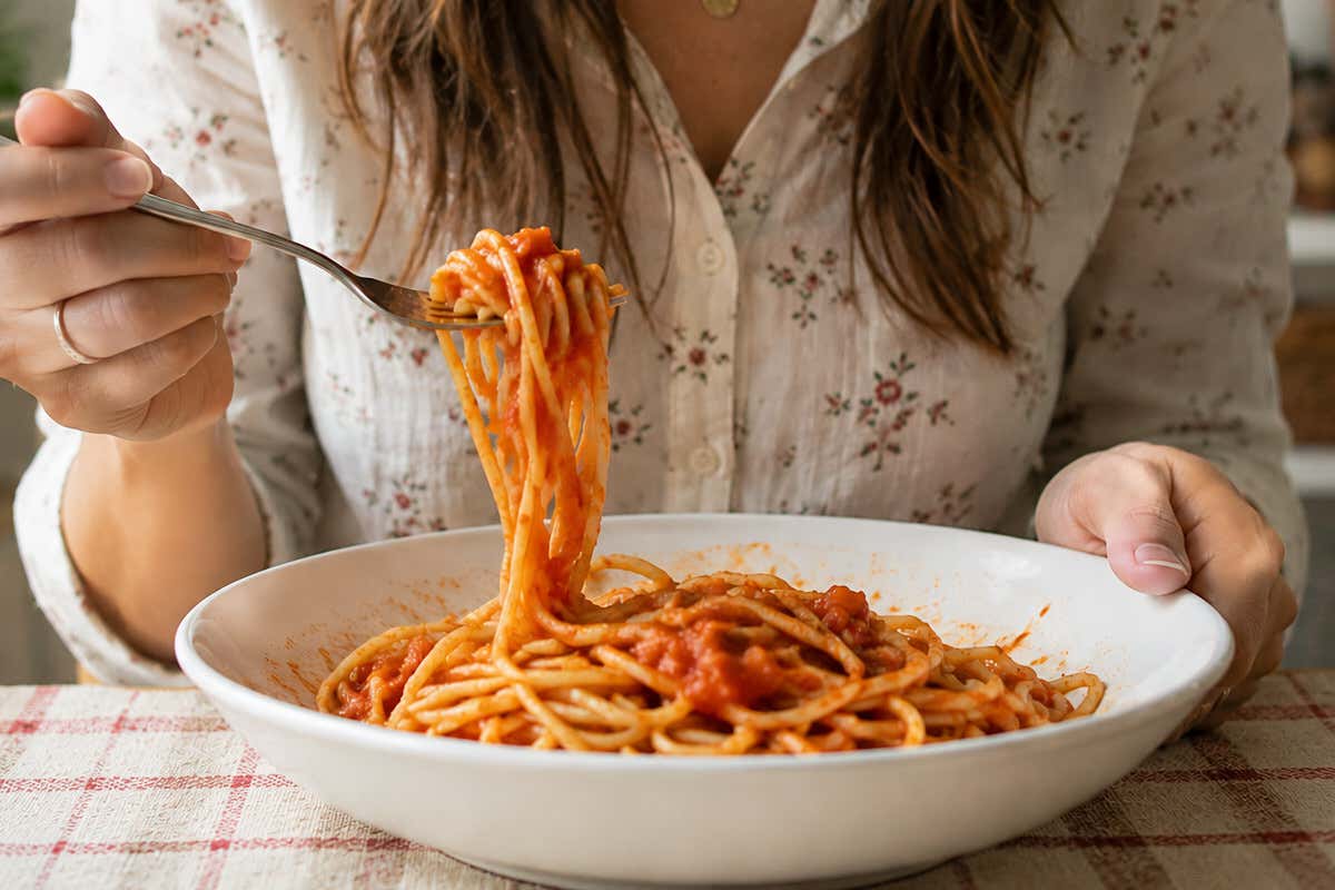 Tumore al seno: meno recidive con dieta mediterranea, attività fisica e vitamina D Tumore al seno: dieta mediterranea vitamina D e attività fisica riducono le ricadute
