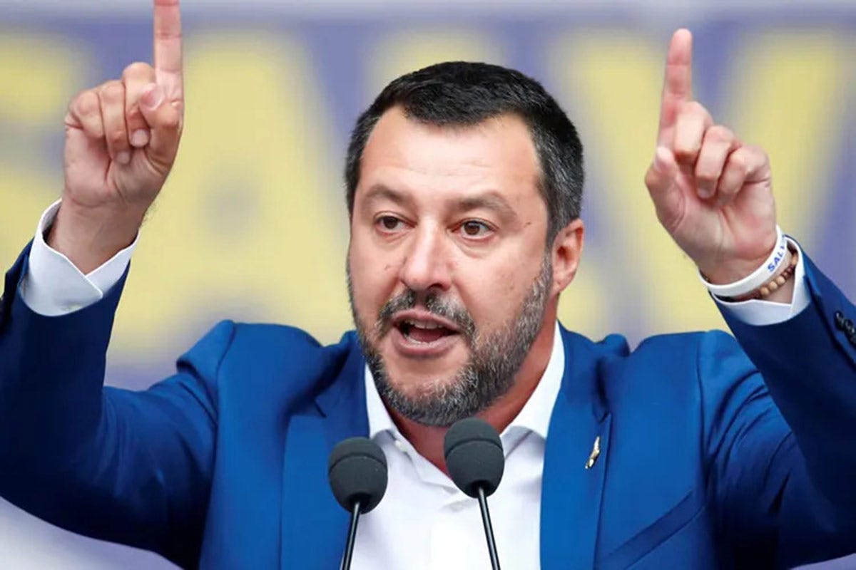 Matteo Salvini Pos Salvini: “Chi paga il caffè con la carta di credito è un rompiballe”
