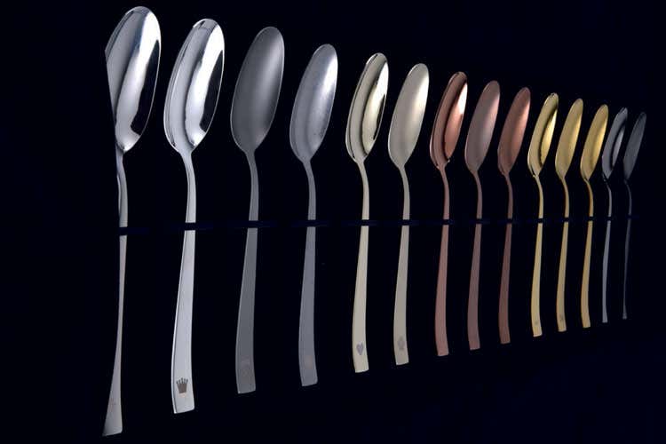 (Sambonet personalizza la mise en place Posate su misura con diverse superfici) (Sambonet personalizza la mise en place Posate su misura con diverse superfici)