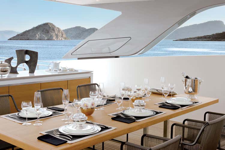 (Sambonet personalizza la mise en place Posate su misura con diverse superfici) (Sambonet personalizza la mise en place Posate su misura con diverse superfici)