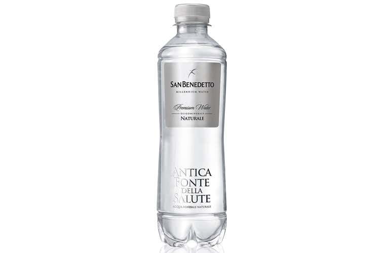 (San Benedetto e la sostenibilità Acqua in lattina 100% riciclabile) (San Benedetto e la sostenibilità Acqua in lattina 100% riciclabile)