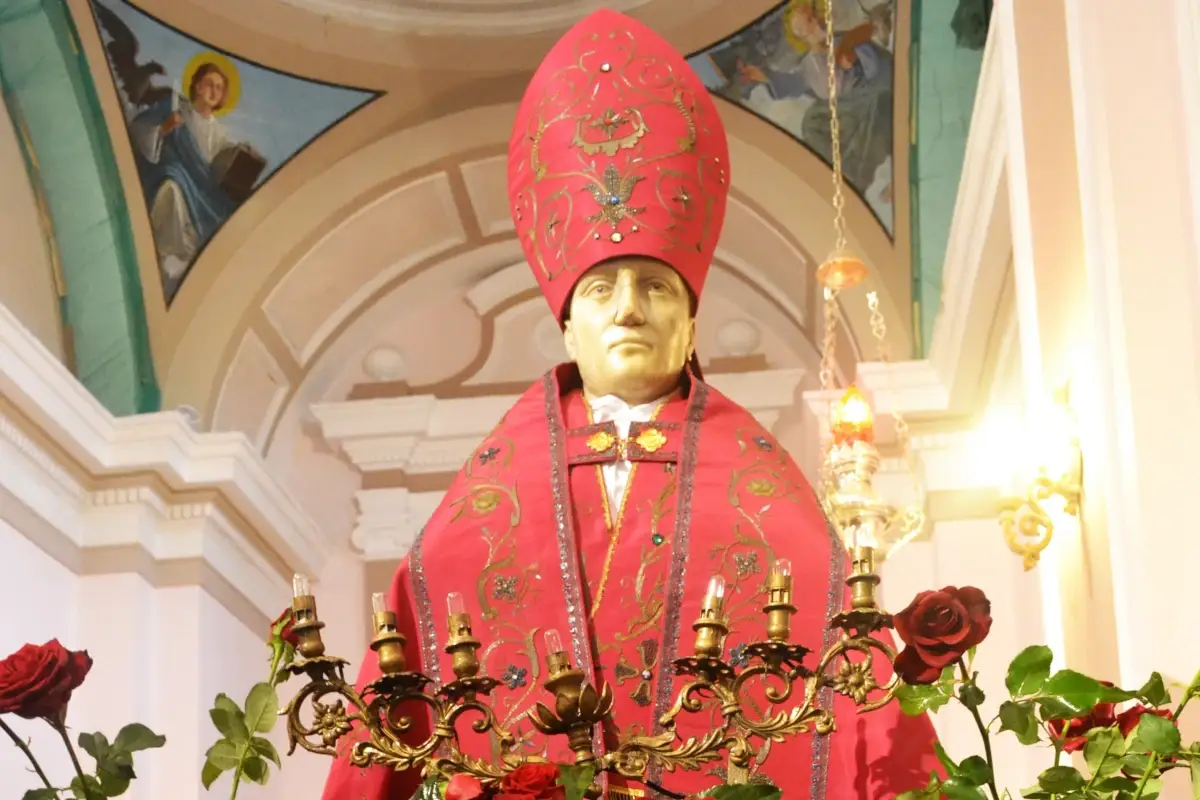 A Napoli torna il miracolo. Il sangue di San Gennaro si &egrave; sciolto