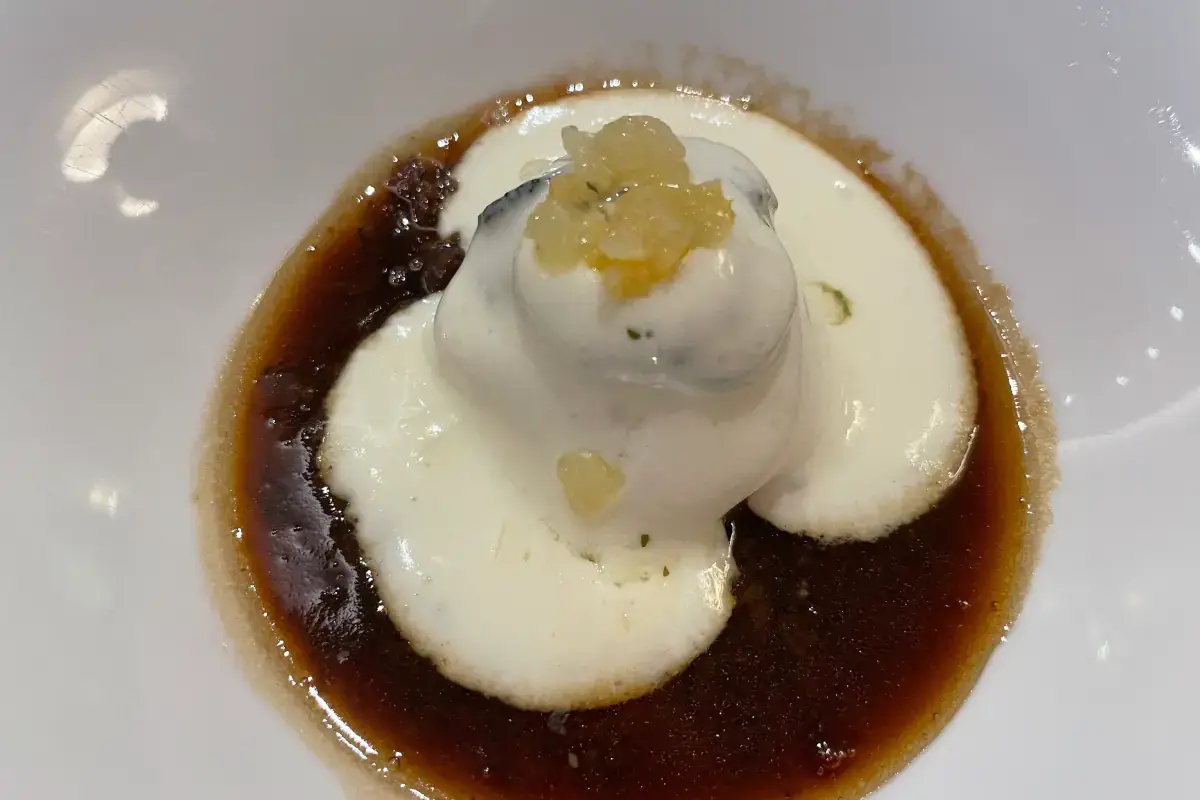 Capesante in crosta di nocciola, midollo,spuma di patate, tartufo nero e gremolada San Giorgio a Genova, l'alta cucina sposa la grande ospitalità