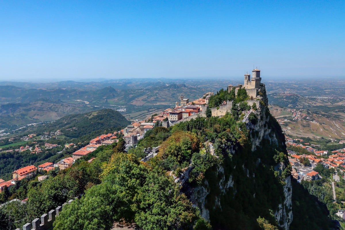 San Marino San Marino paradiso del lusso: un miliardario vuole cambiare volto alla Repubblica