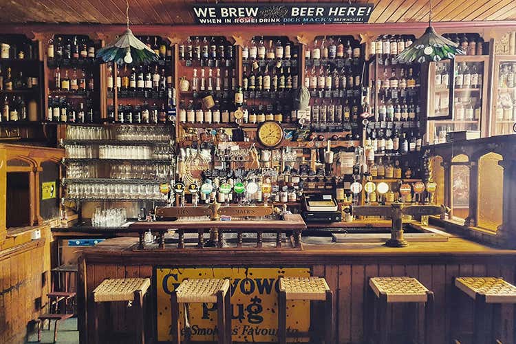 Dick Mack&rsquo;s di Dingle Il cielo d'Irlanda... in salotto San Patrizio si celebra a casa