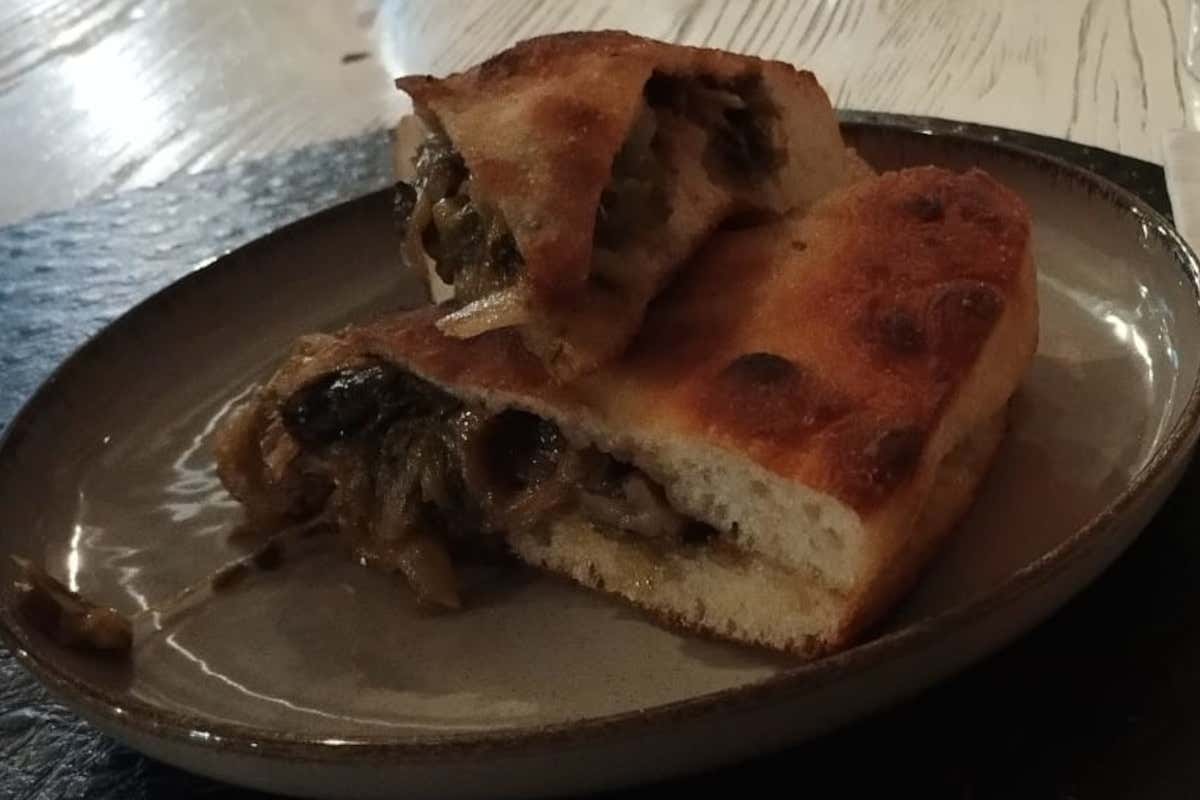 Ciro Di Maio porta a Brescia la pizza di scarola della Vigilia di Natale