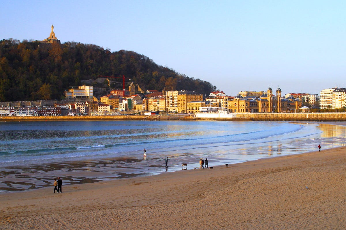 La spiagge della Concha  Paesi Baschi passione allo stato puro. E una gastronomia al top
