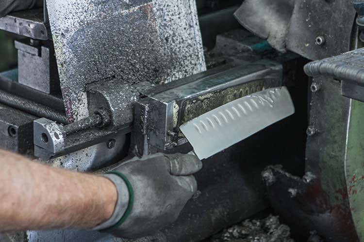 Per tagli impeccabili, si deve scegliere il giusto coltello