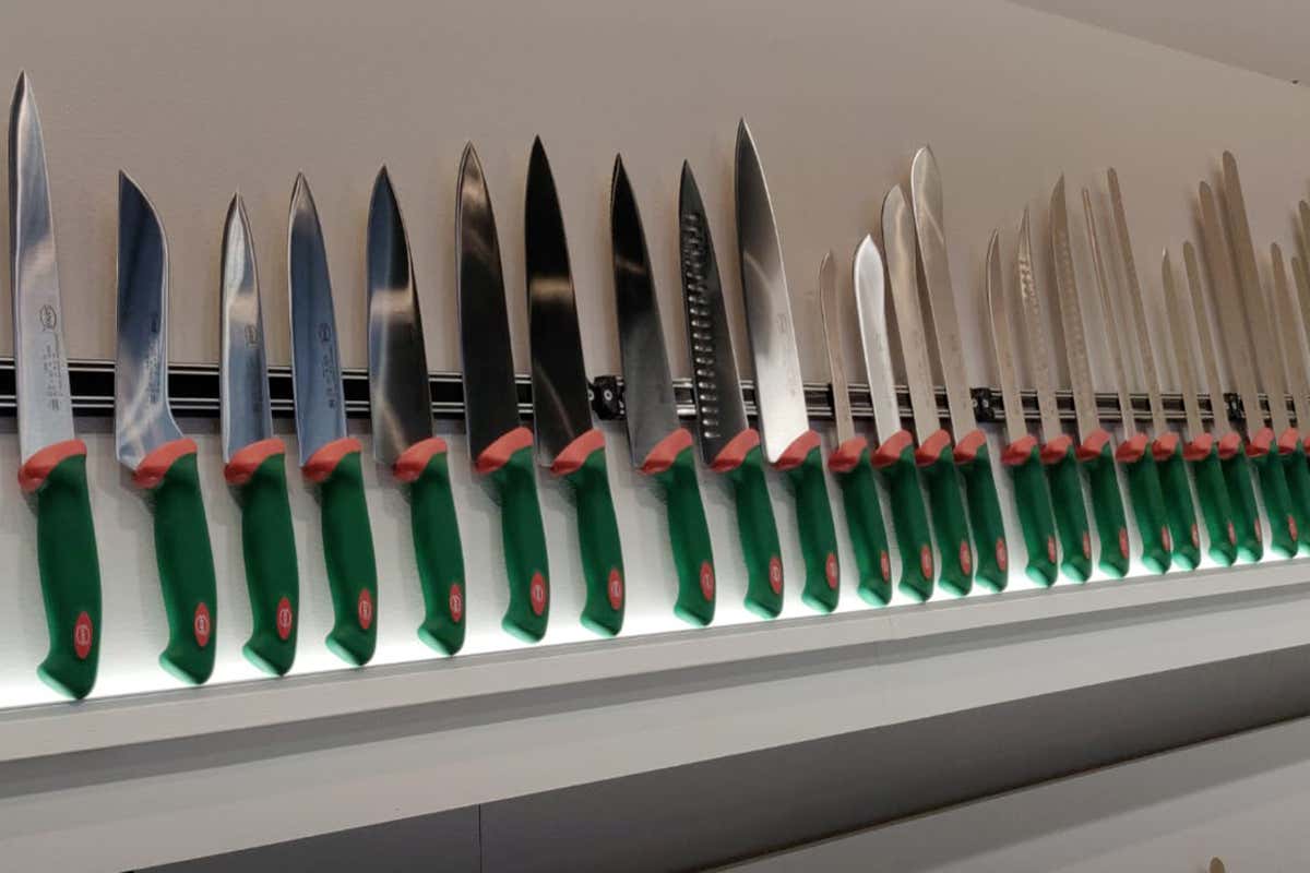 L'esposizione di Sanelli Sanelli, ecco il coltello con il manico antibatterico