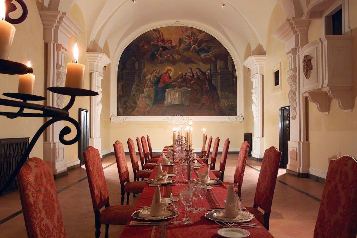 L&rsquo;albergo di charme &egrave; stato ricavato da un monastero del Trecento&nbsp; Natale finito, detox dai Parenti serpenti: rifugiamoci in questi monasteri del terzo millennio