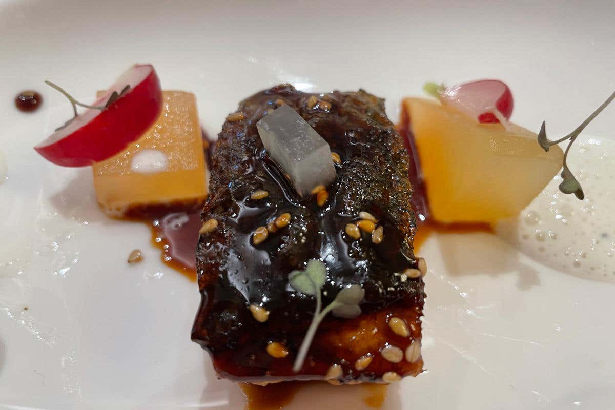 Branzino arrostito, Miso Melone invernale al Negroni  San Giorgio a Genova, l'alta cucina sposa la grande ospitalità