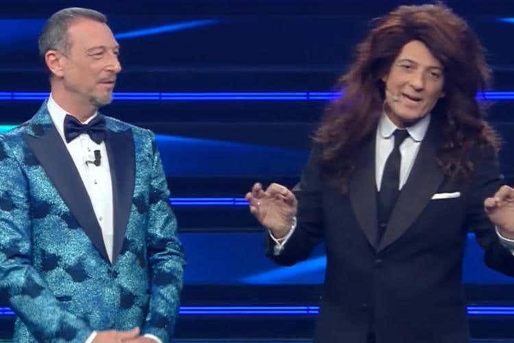 Quarta serata di Sanremo: si esibiscono tutti i cantanti in gara Quarta serata di Sanremo: si esibiscono tutti i cantanti in gara