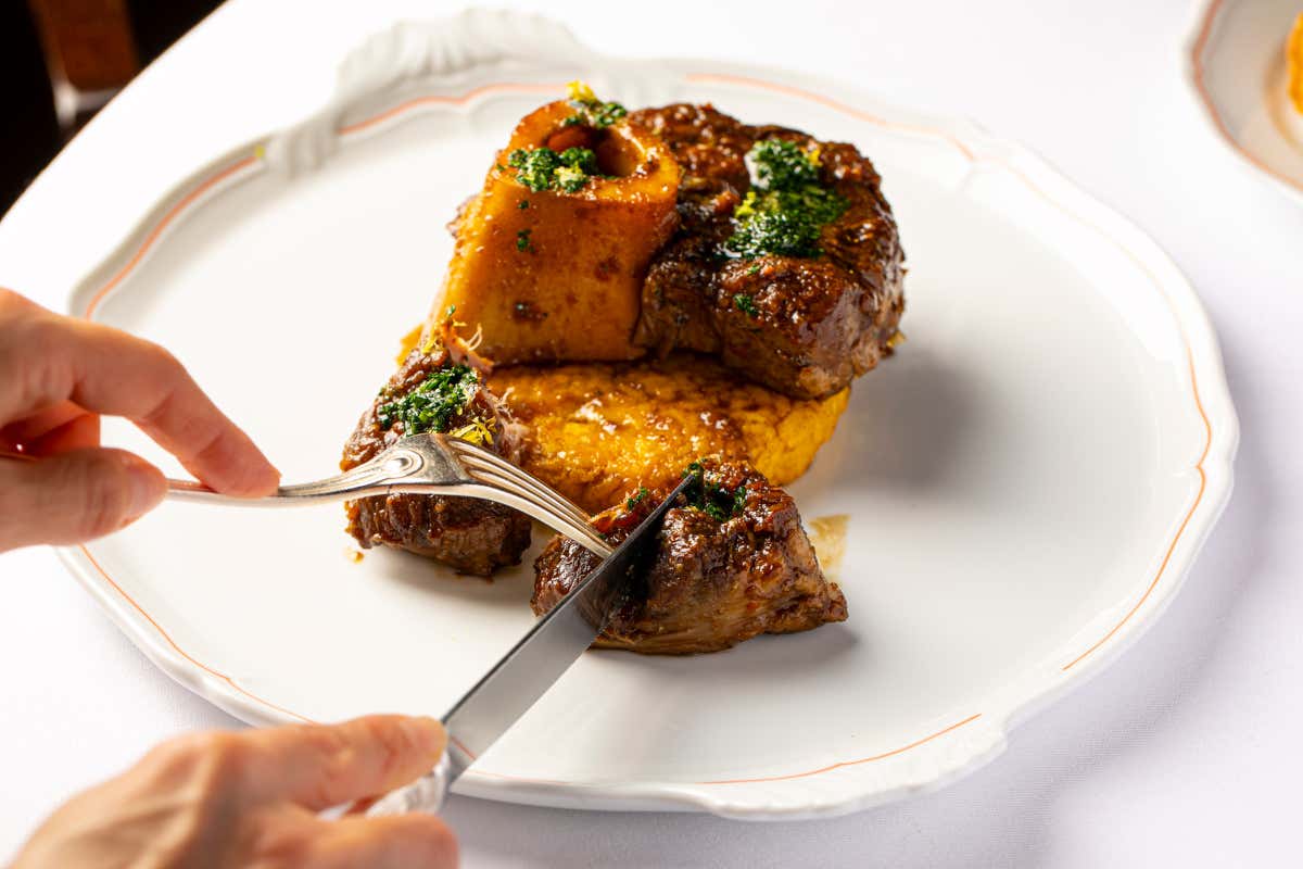 Sant Ambroeus conquista Saint-Germain-des-Prés con stile e raffinatezza