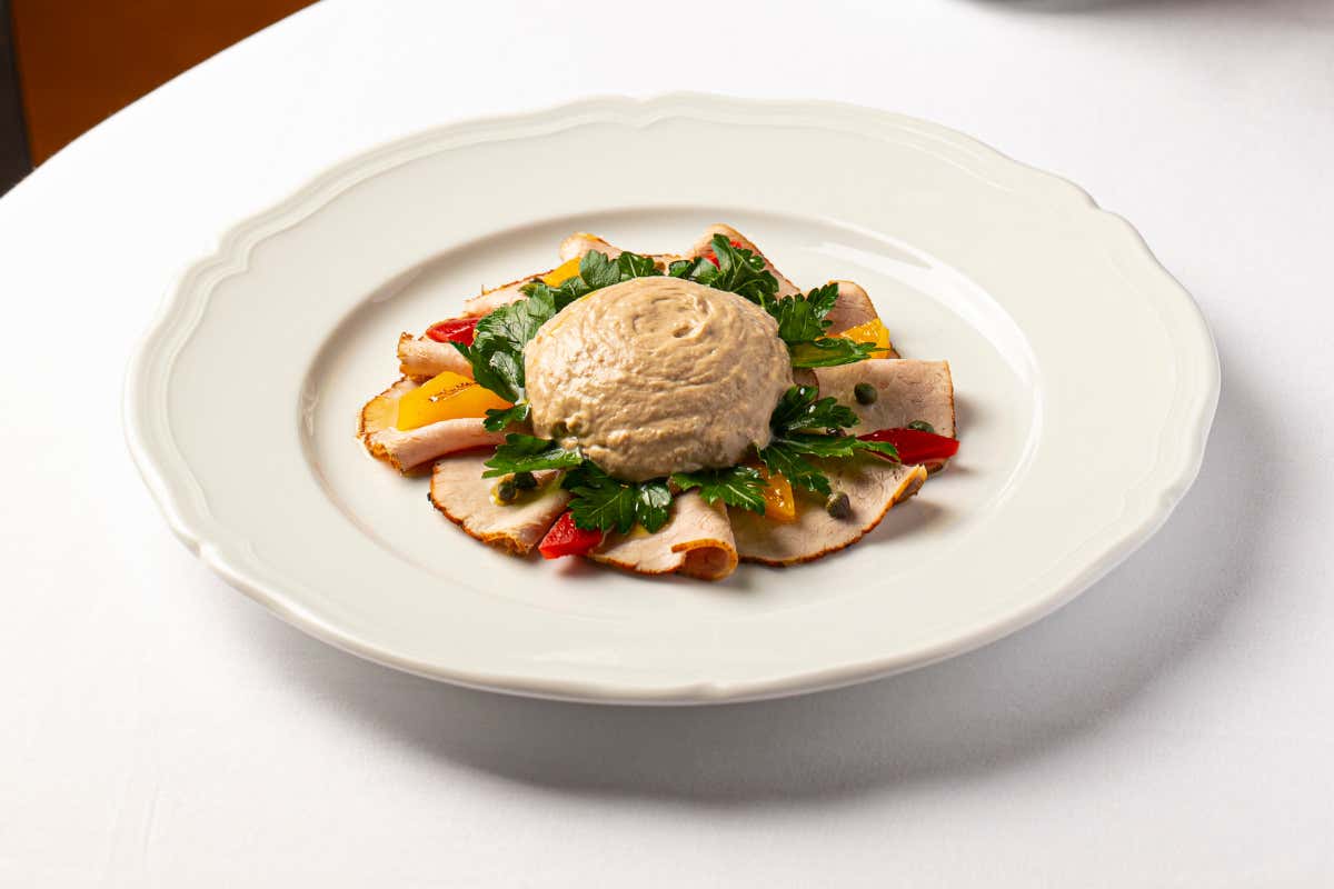 Sant Ambroeus conquista Saint-Germain-des-Prés con stile e raffinatezza