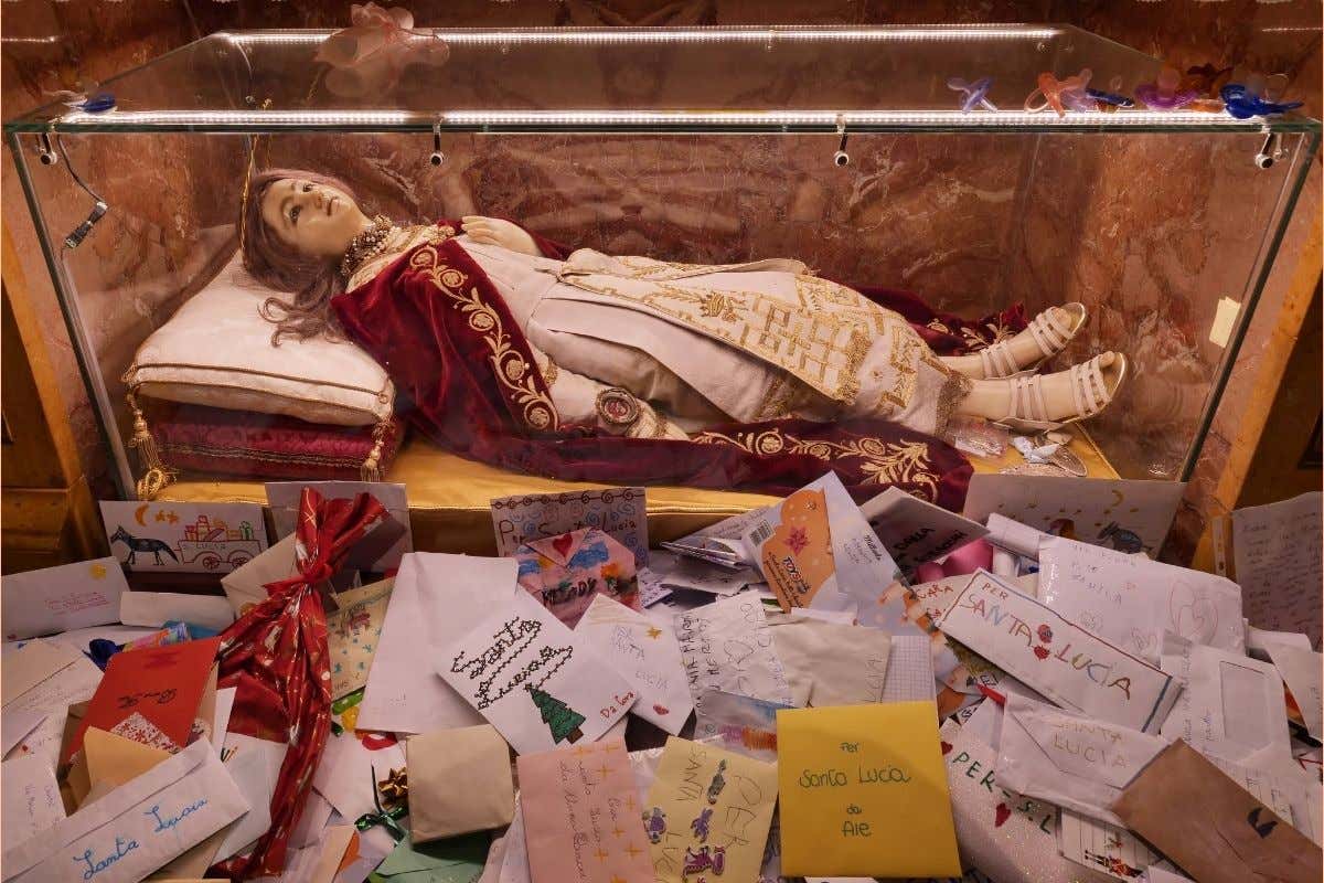 Santa Lucia, regali per quasi un milione di bambini in Italia Con Santa Lucia è tempo di regali per quasi un milione di bambini italiani