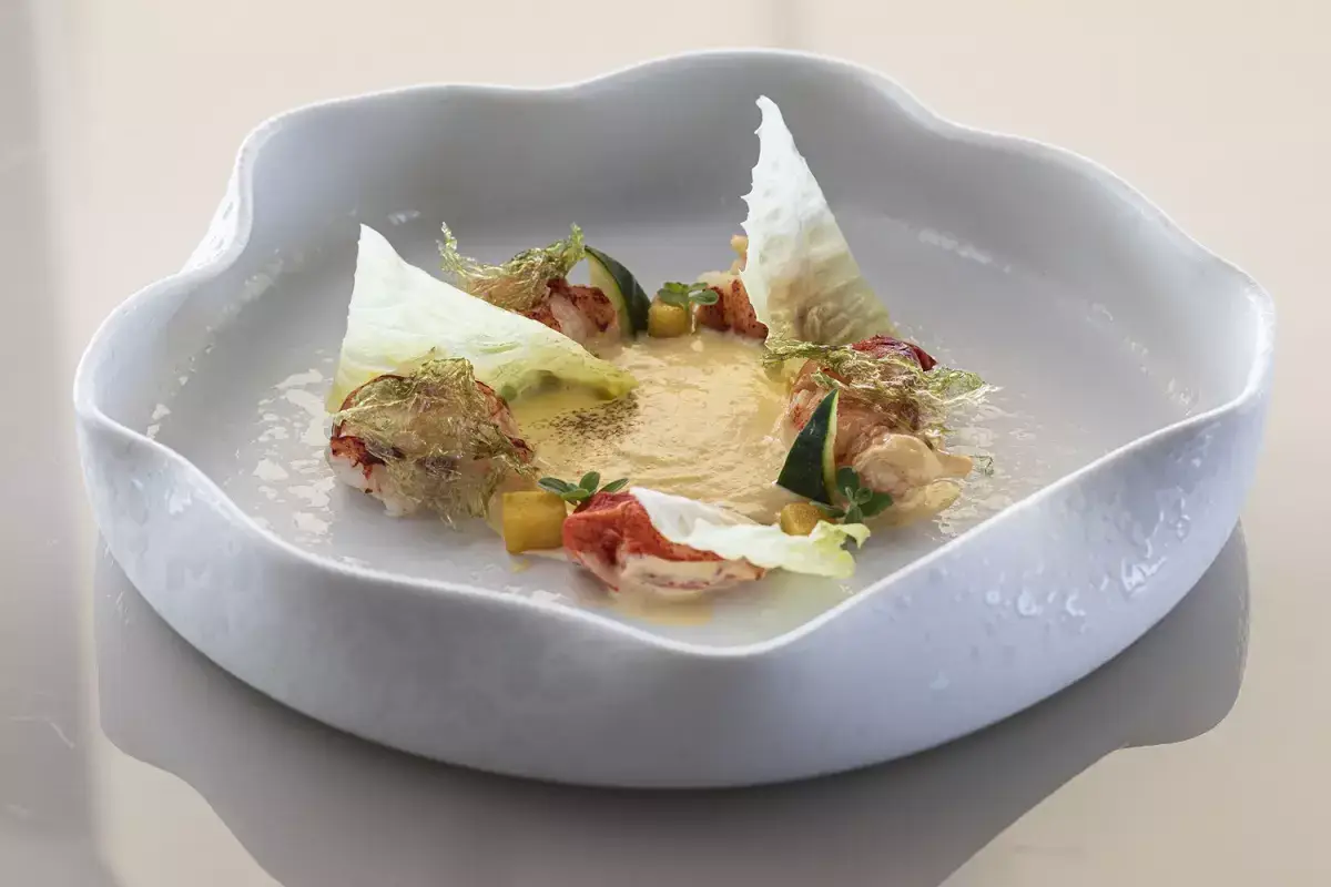 Carpaccio di capasanta  Al Santamonica di Genova tanta Liguria nel piatto, ma non convenzionale